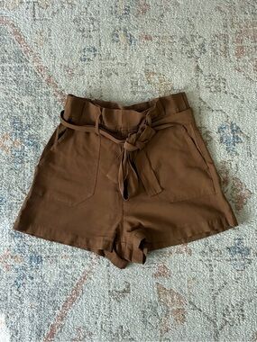 DO+BE High-Waist Paperbag Shorts - Size M